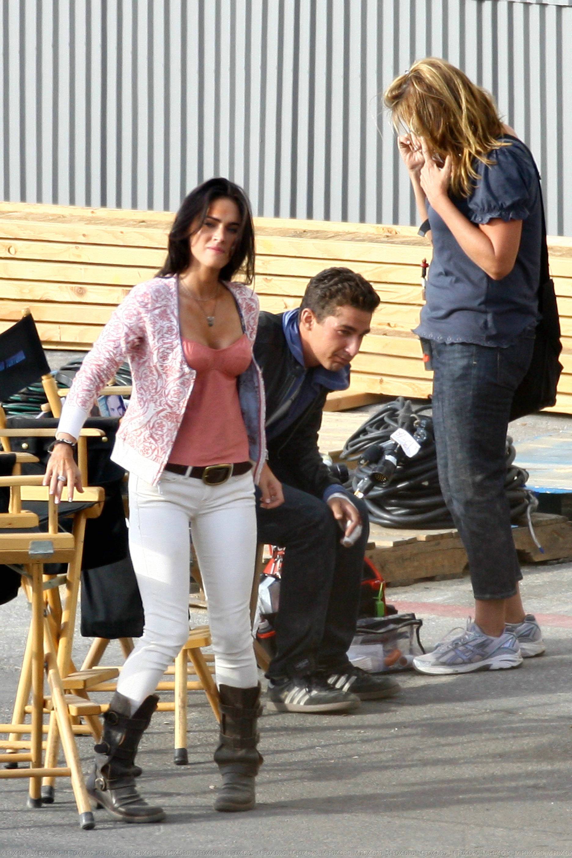 72613-megan-fox-adjusts-her-breast-on-the-set-of-t.jpg 72613-megan-fox-adjusts-her-breast-on-the-set-of-t.jpg