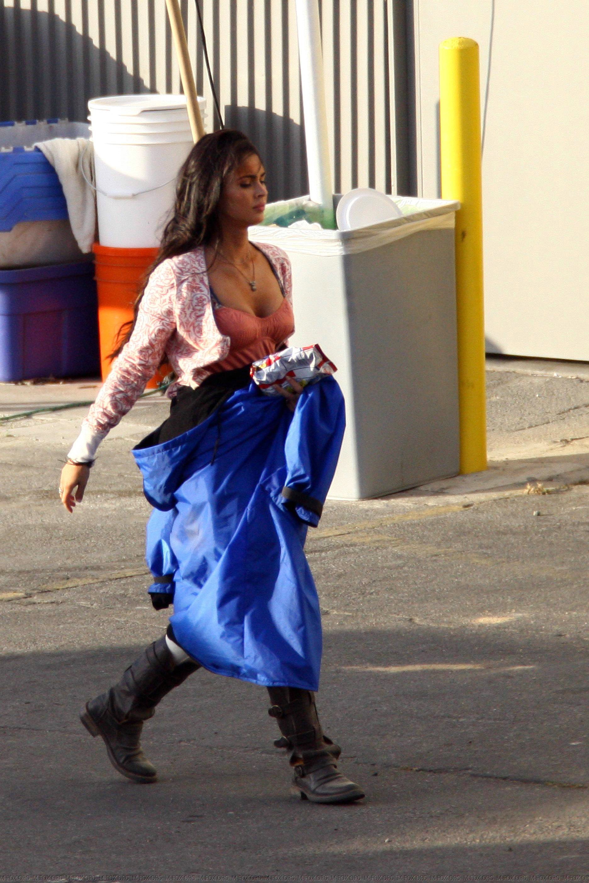 72677-megan-fox-adjusts-her-breast-on-the-set-of-t.jpg 72677-megan-fox-adjusts-her-breast-on-the-set-of-t.jpg