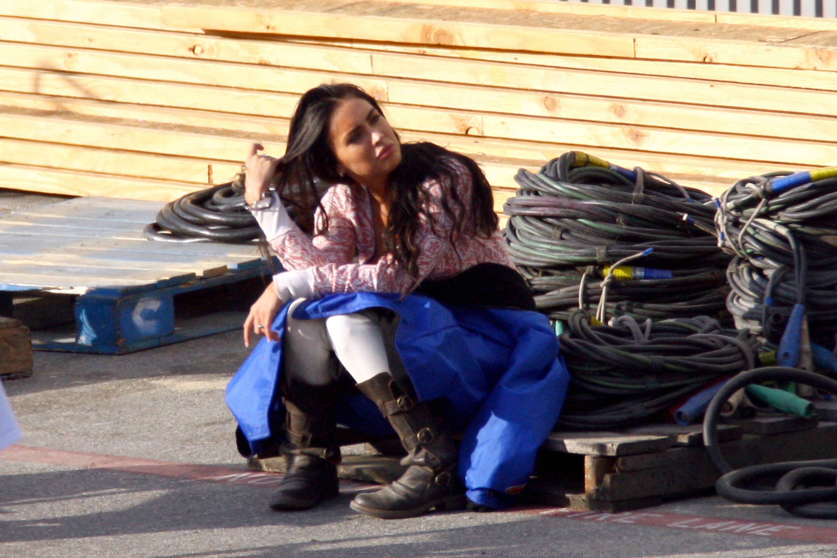 72734-megan-fox-adjusts-her-breast-on-the-set-of-t.jpg 72734-megan-fox-adjusts-her-breast-on-the-set-of-t.jpg