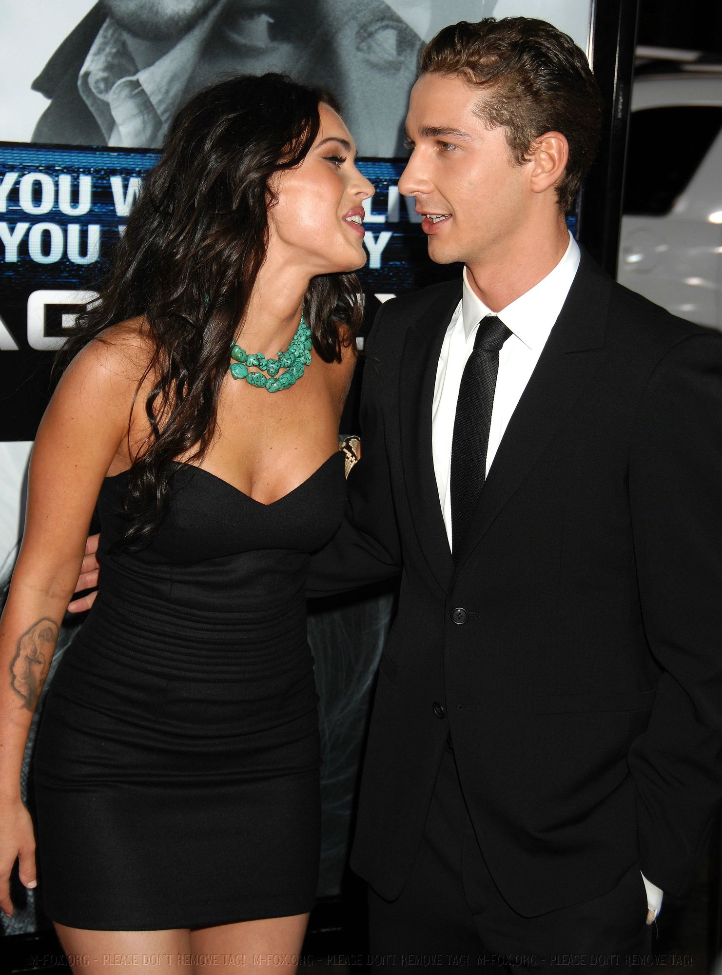 30349-megan-fox-at-eagle-eye-premiere-5211-122-112.jpg
