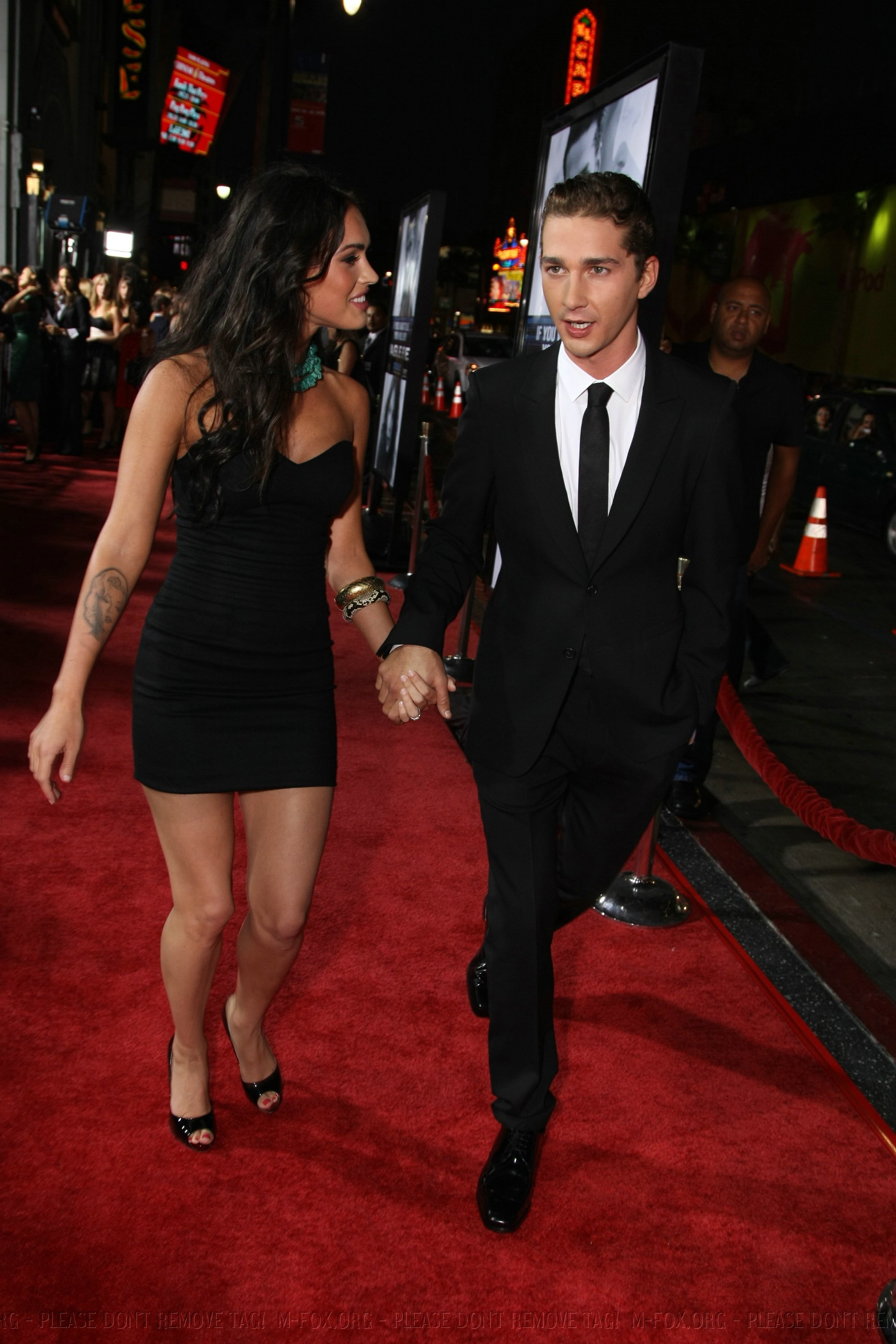 31163-meganfox-eagleeyelapremiere47-122-178lo.jpg