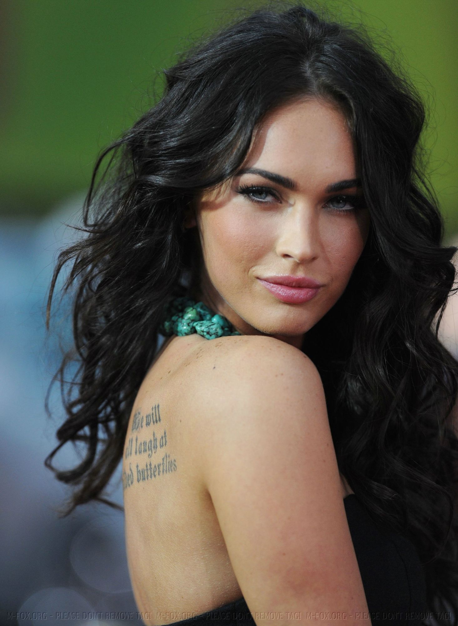 64893-meganfox-eagleeyelapremiere242-123-924lo.jpg
