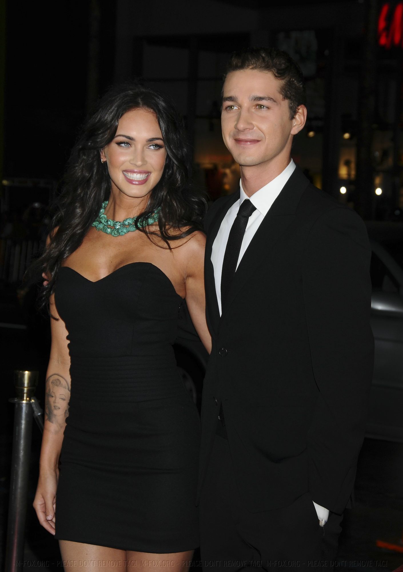 67030-meganfox-eagleeyelapremiere190-122-171lo.jpg