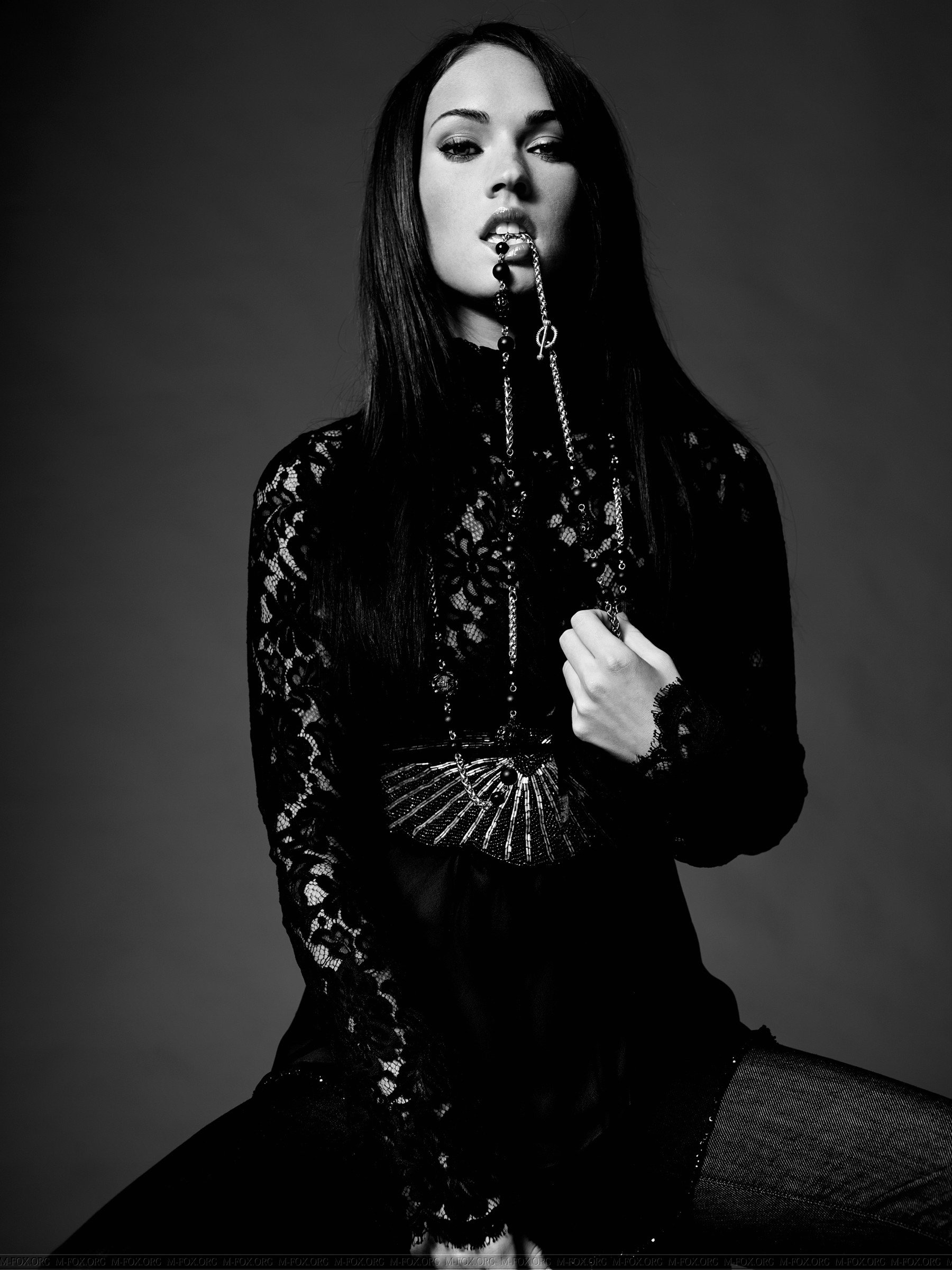 95940_Megan_Fox_Francis_Hills_shoot_16_122_270lo.jpg 95940_Megan_Fox_Francis_Hills_shoot_16_122_270lo.jpg
