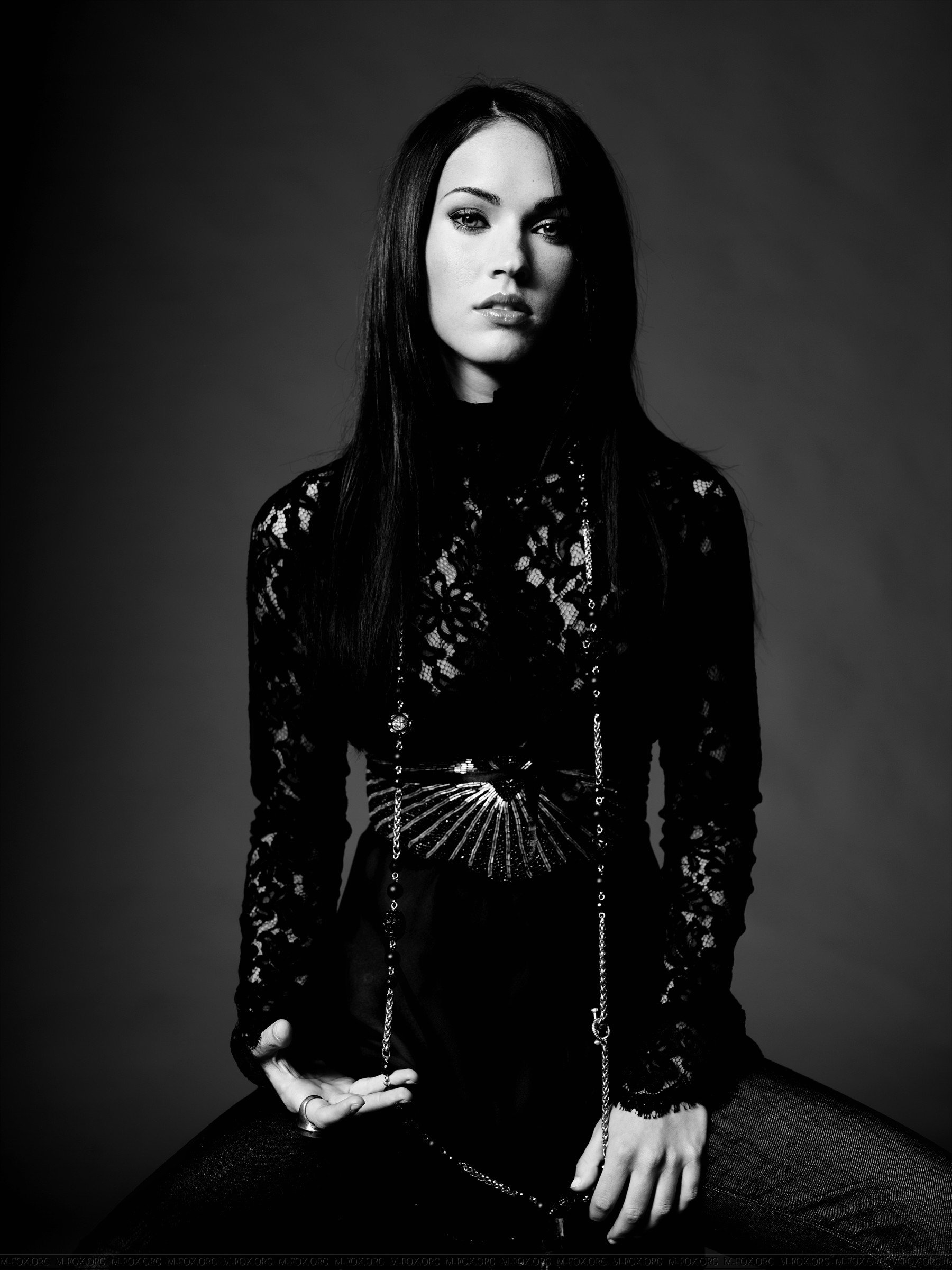 96075_Megan_Fox_Francis_Hills_shoot_24_122_234lo.jpg