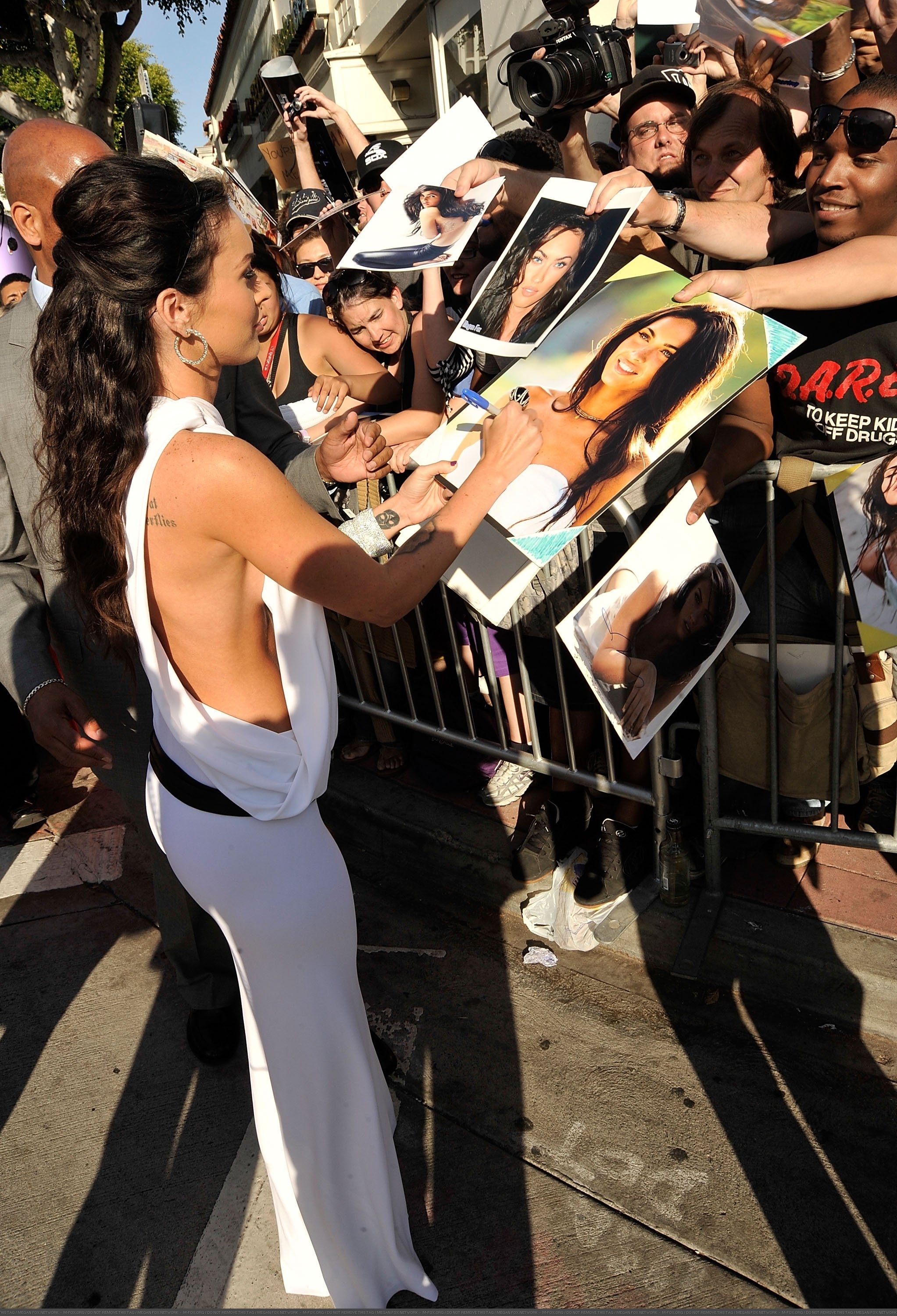 36927_Celebutopia-Megan_Fox-Transformers_Revenge_Of_The_Fallen_premiere_in_Los_Angeles-19_122_4lo.jpg 36927_Celebutopia-Megan_Fox-Transformers_Revenge_Of_The_Fallen_premiere_in_Los_Angeles-19_122_4lo.jpg