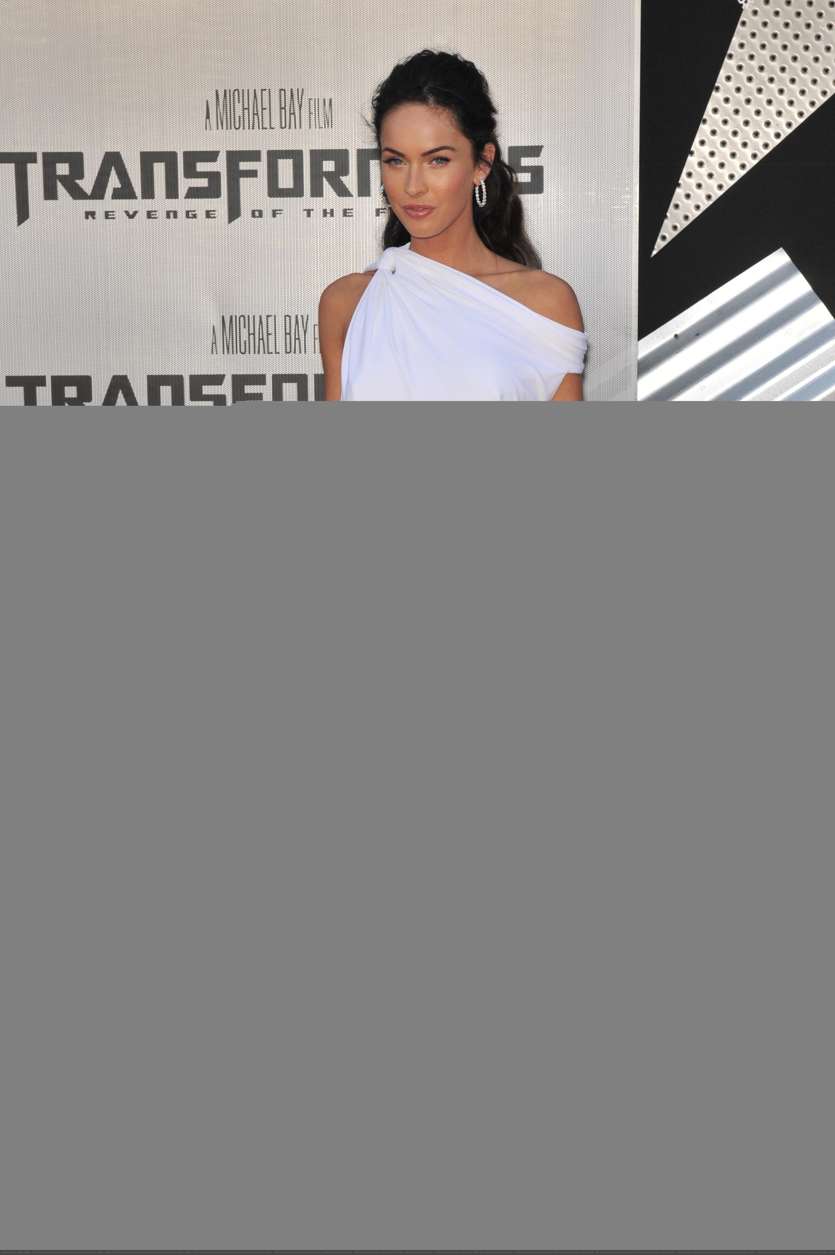 39059-megan-fox-2009-06-22-los-angeles-premiere-of.jpg 39059-megan-fox-2009-06-22-los-angeles-premiere-of.jpg