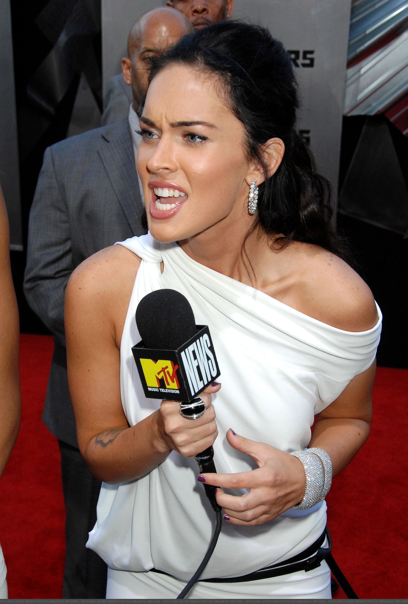 44413-megan-fox-2009-06-22-los-angeles-premiere-of.jpg 44413-megan-fox-2009-06-22-los-angeles-premiere-of.jpg