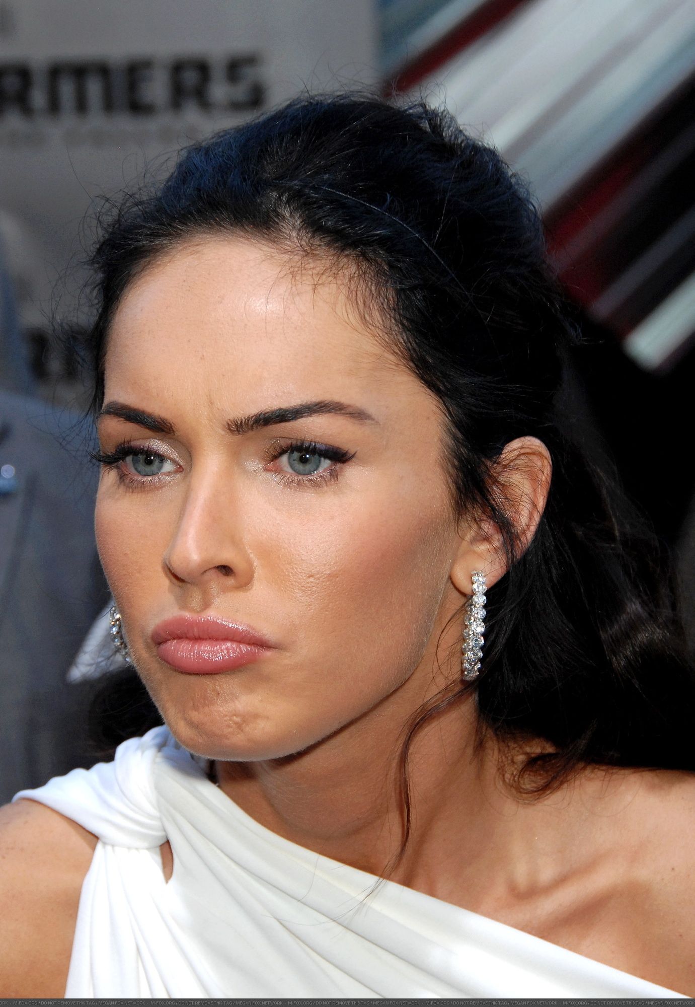44427-megan-fox-2009-06-22-los-angeles-premiere-of.jpg 44427-megan-fox-2009-06-22-los-angeles-premiere-of.jpg