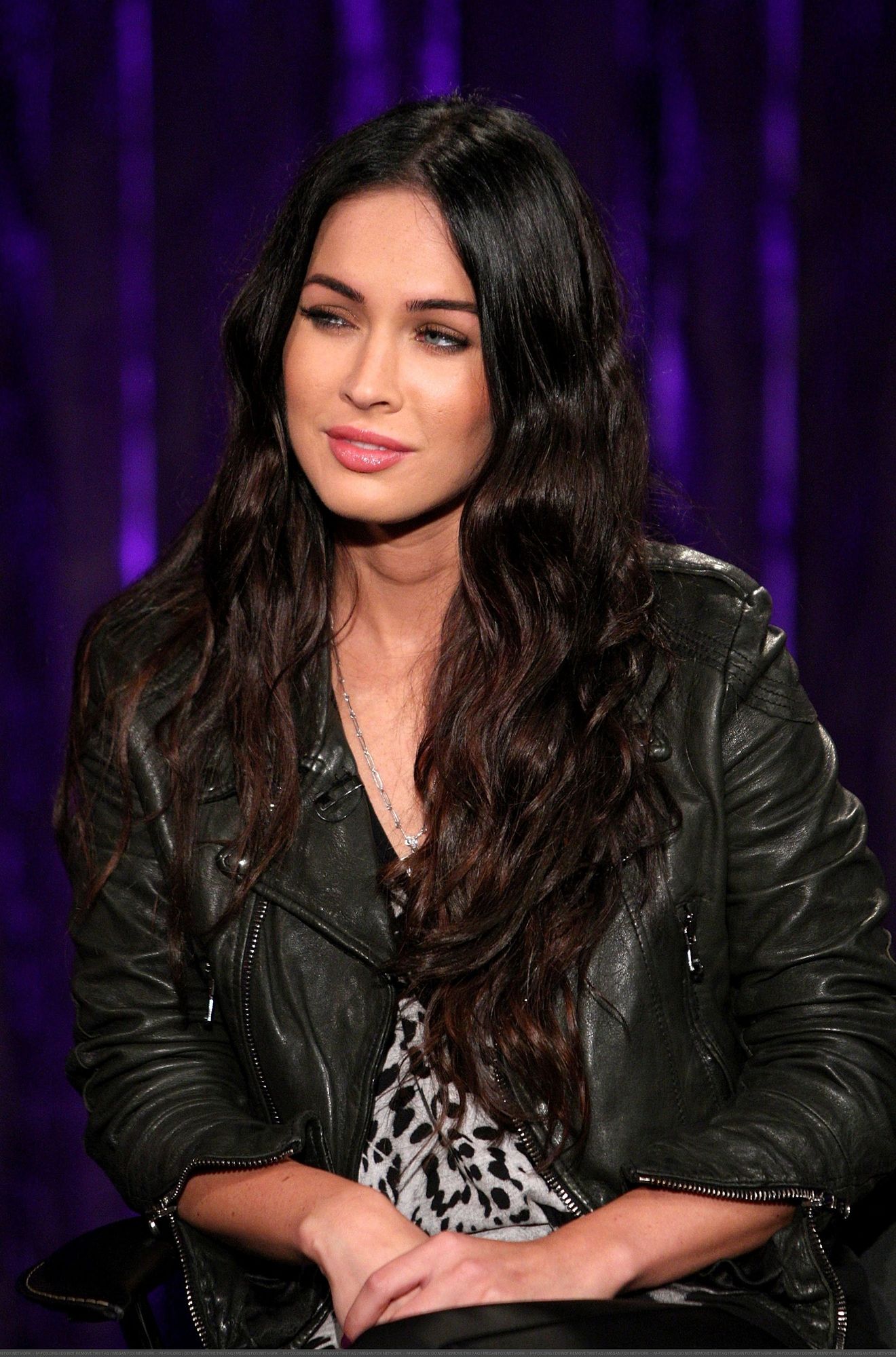 53845-megan-fox-visits-fuse5s-no-1-countdown-1-cou.jpg 53845-megan-fox-visits-fuse5s-no-1-countdown-1-cou.jpg