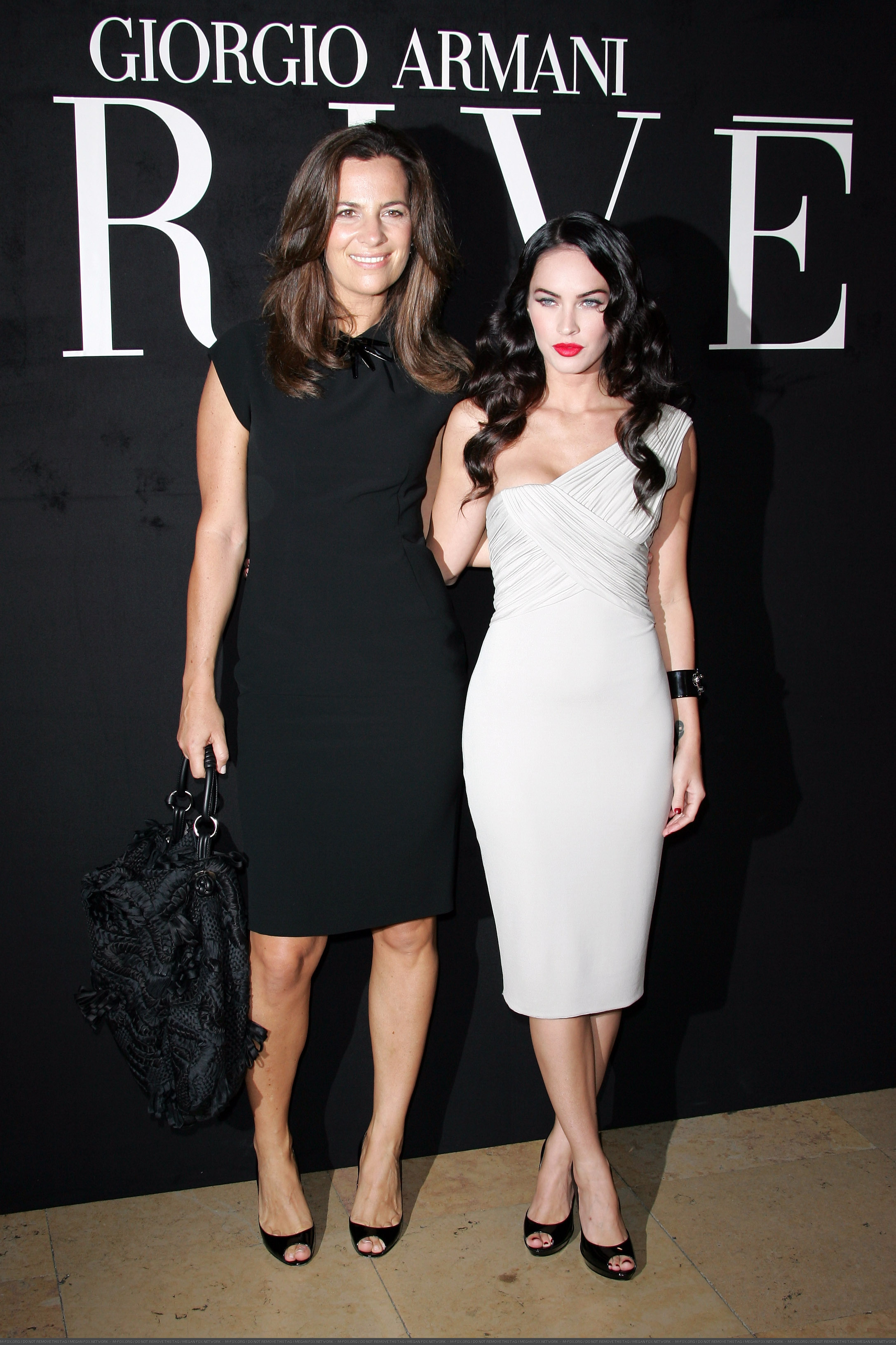 41740_babayaga_Megan_Fox_Giorgio_Armani_Prive_Fashion_Show_PFW07-07-2009_039_123_52lo.jpg