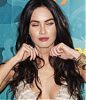 58155_Preppie_-_Megan_Fox_at_the_2009_Teen_Choice_Awards_9349_122_525lo.jpg