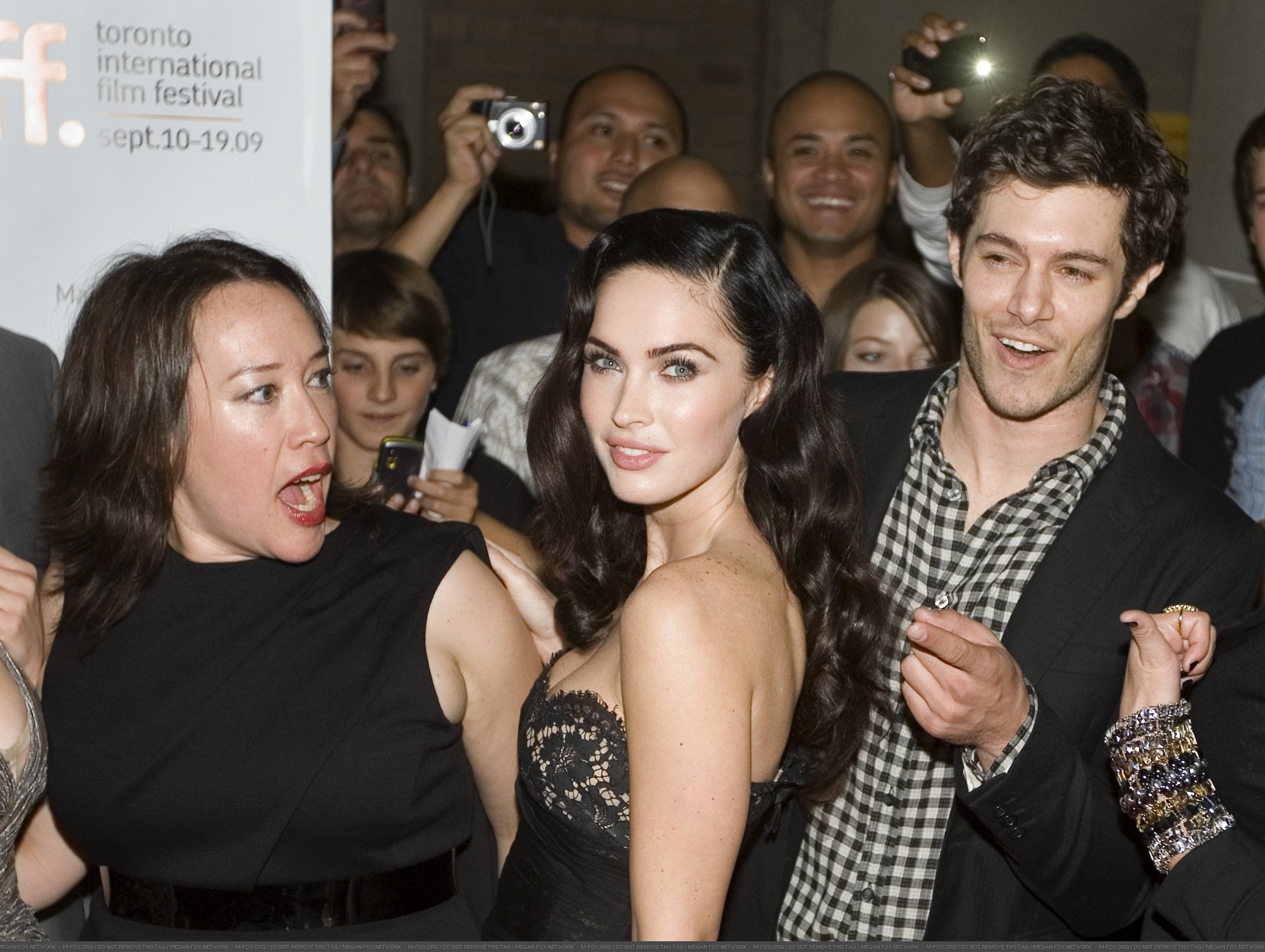 68389_Celebutopia-Megan_Fox-Jennifer42s_Body_Premiere_during_2009_Toronto_International_Film_Festival-47_122_907lo.jpg