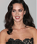 66016_Celebutopia-Megan_Fox-Jennifer14s_Body_Premiere_during_2009_Toronto_International_Film_Festival-38_122_466lo.jpg