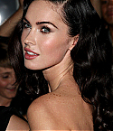 69070_Celebutopia-Megan_Fox-Jennifer0s_Body_Premiere_during_2009_Toronto_International_Film_Festival-17_122_782lo.jpg