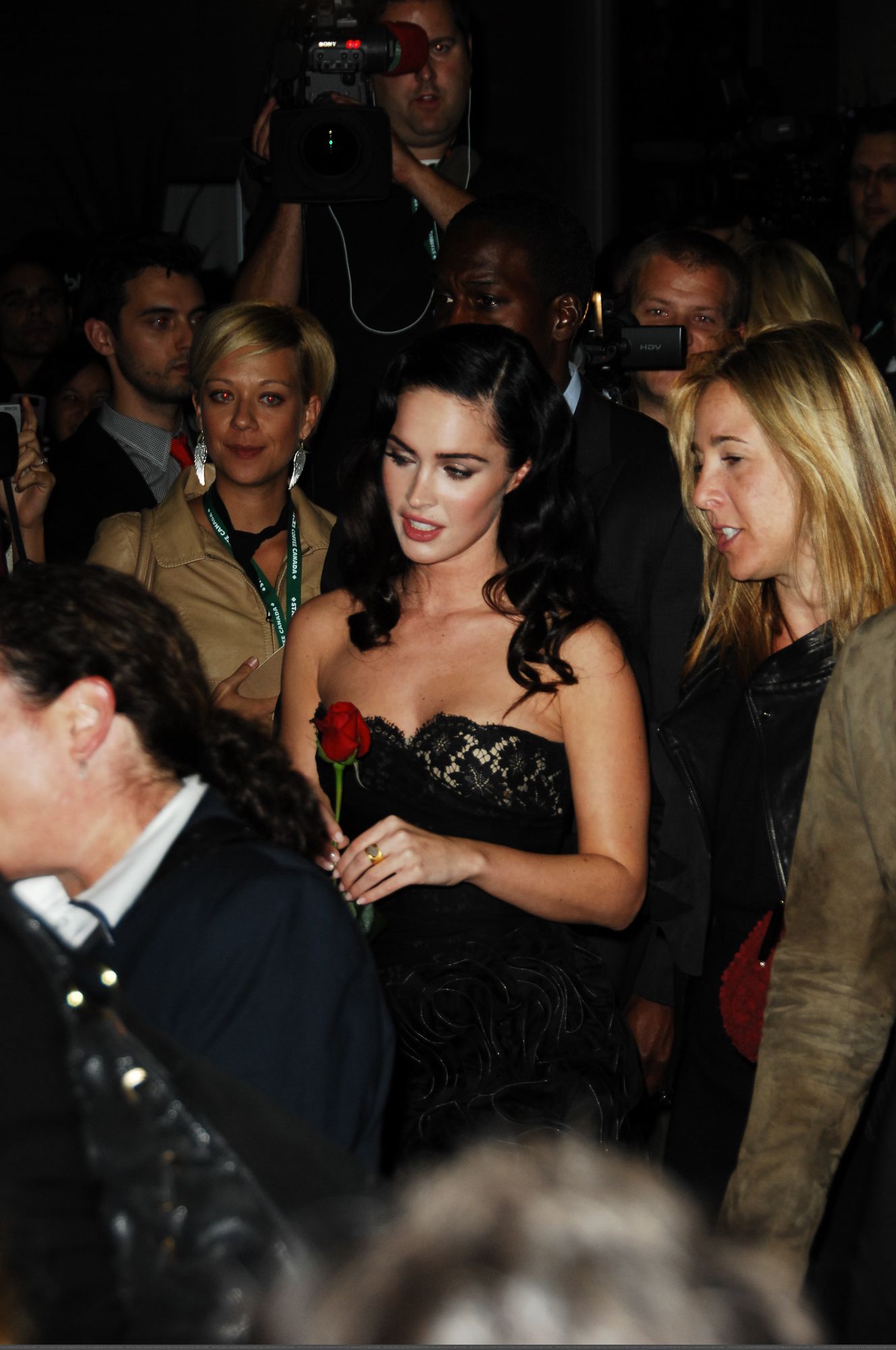 12877_megan_fox_4_tikipeter_celebritycity_012_122_337lo.jpg 12877_megan_fox_4_tikipeter_celebritycity_012_122_337lo.jpg