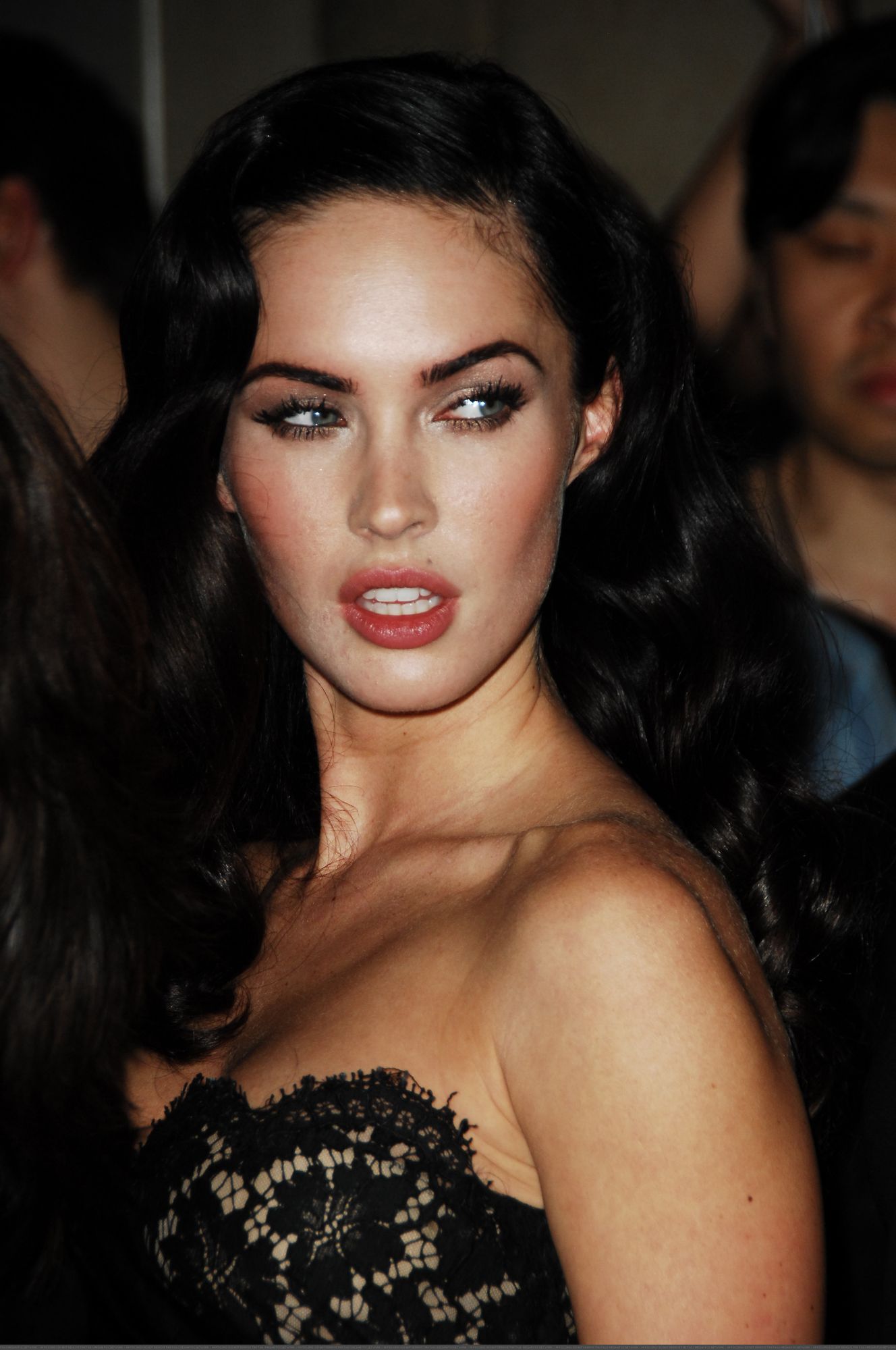 13409_megan_fox_4_tikipeter_celebritycity_032_122_99lo.jpg