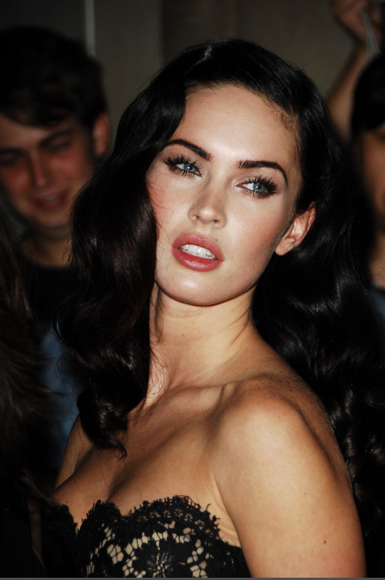 13424_megan_fox_4_tikipeter_celebritycity_033_122_593lo.jpg