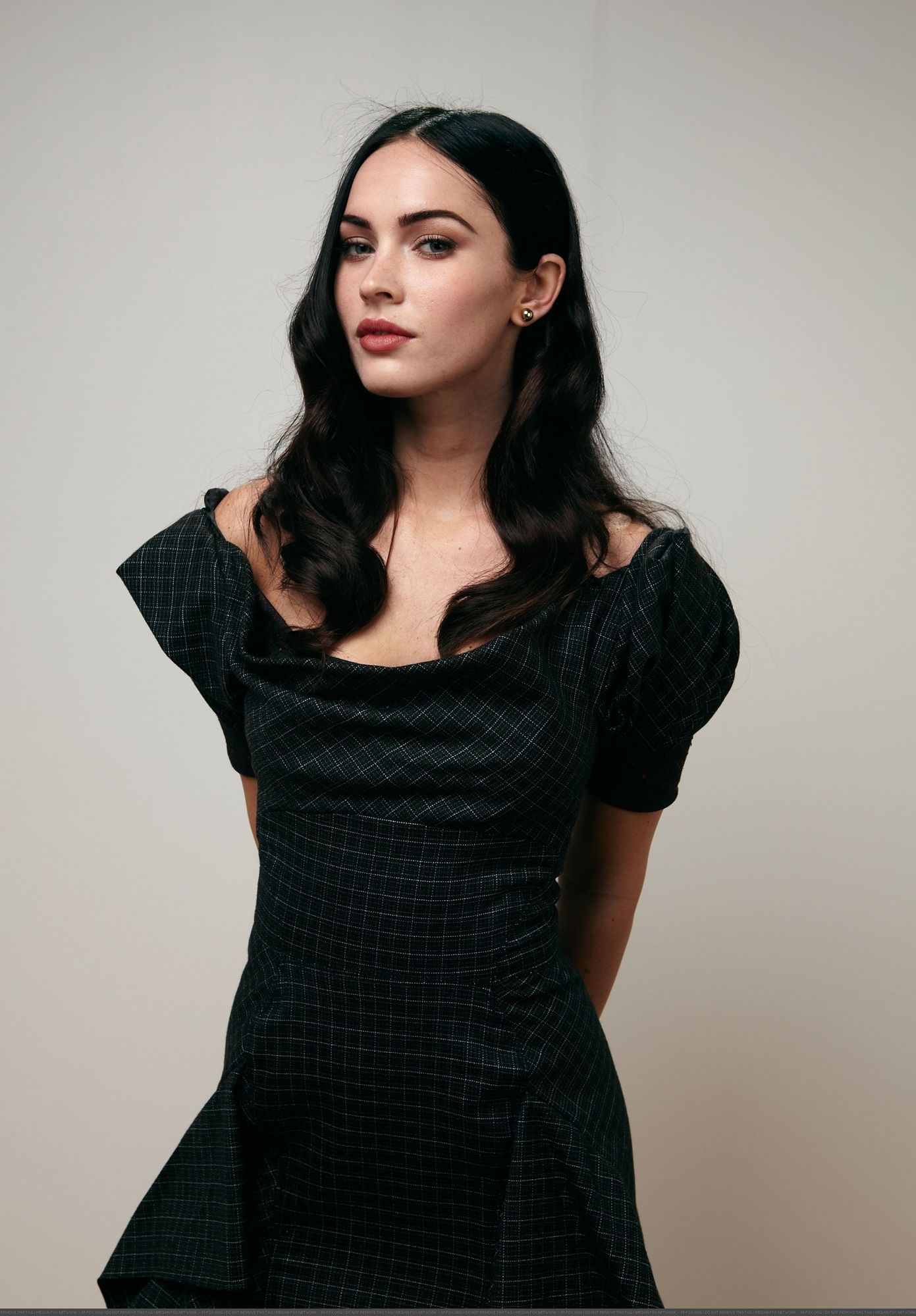 54762_Celebutopia-Megan_Fox-Jennifer61s_Body_Portraits_2009_Toronto_International_Film_Festival-05_122_400lo.jpg