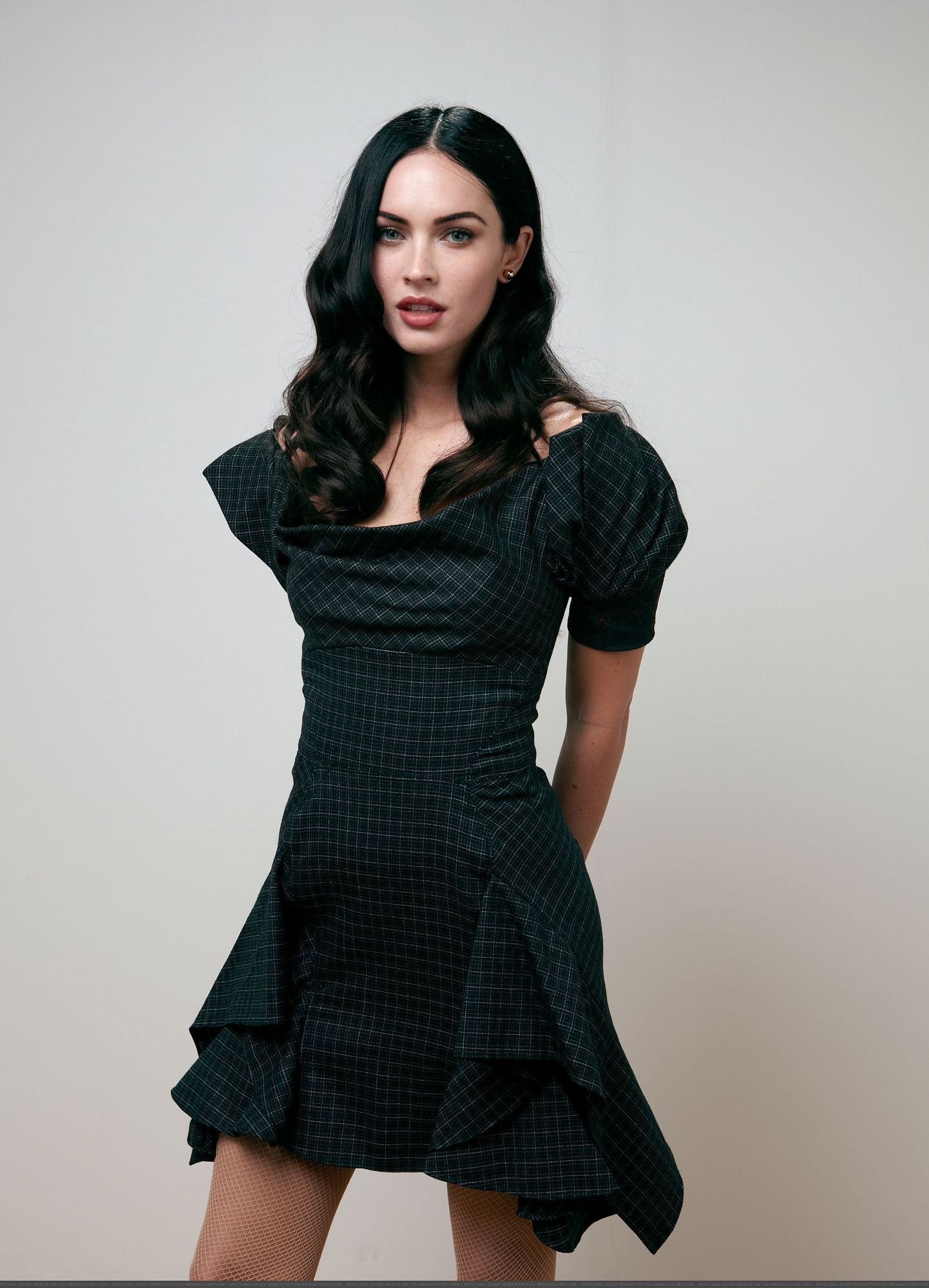 57417_Celebutopia-Megan_Fox-Jennifer5s_Body_Portraits_2009_Toronto_International_Film_Festival-03_122_256lo.jpg