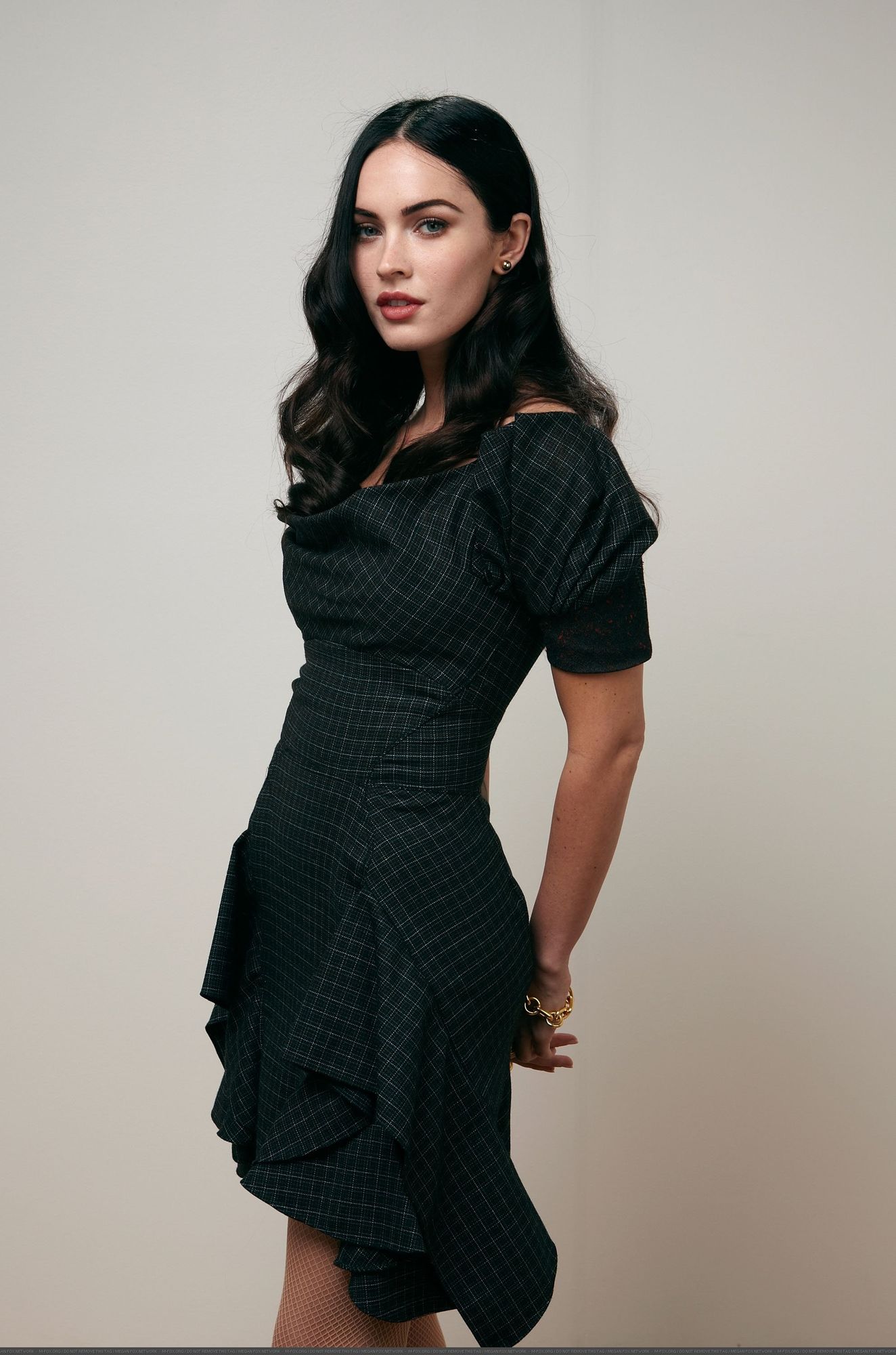 57444_Celebutopia-Megan_Fox-Jennifer5s_Body_Portraits_2009_Toronto_International_Film_Festival-06_122_499lo.jpg