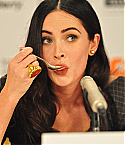 Filename=24500_celebrity-paradise_com-The_Elder-Megan_Fox_2009-09-10_-_news_conference_for_Jennifer32s_Body_657_122_1060lo.jpg
Filesize=181KiB
Dimensions=1328x2000
Date added=Sep 12, 2009 24500_celebrity-paradise_com-The_Elder-Megan_Fox_2009-09-10_-_news_conference_for_Jennifer32s_Body_657_122_1060lo.jpg