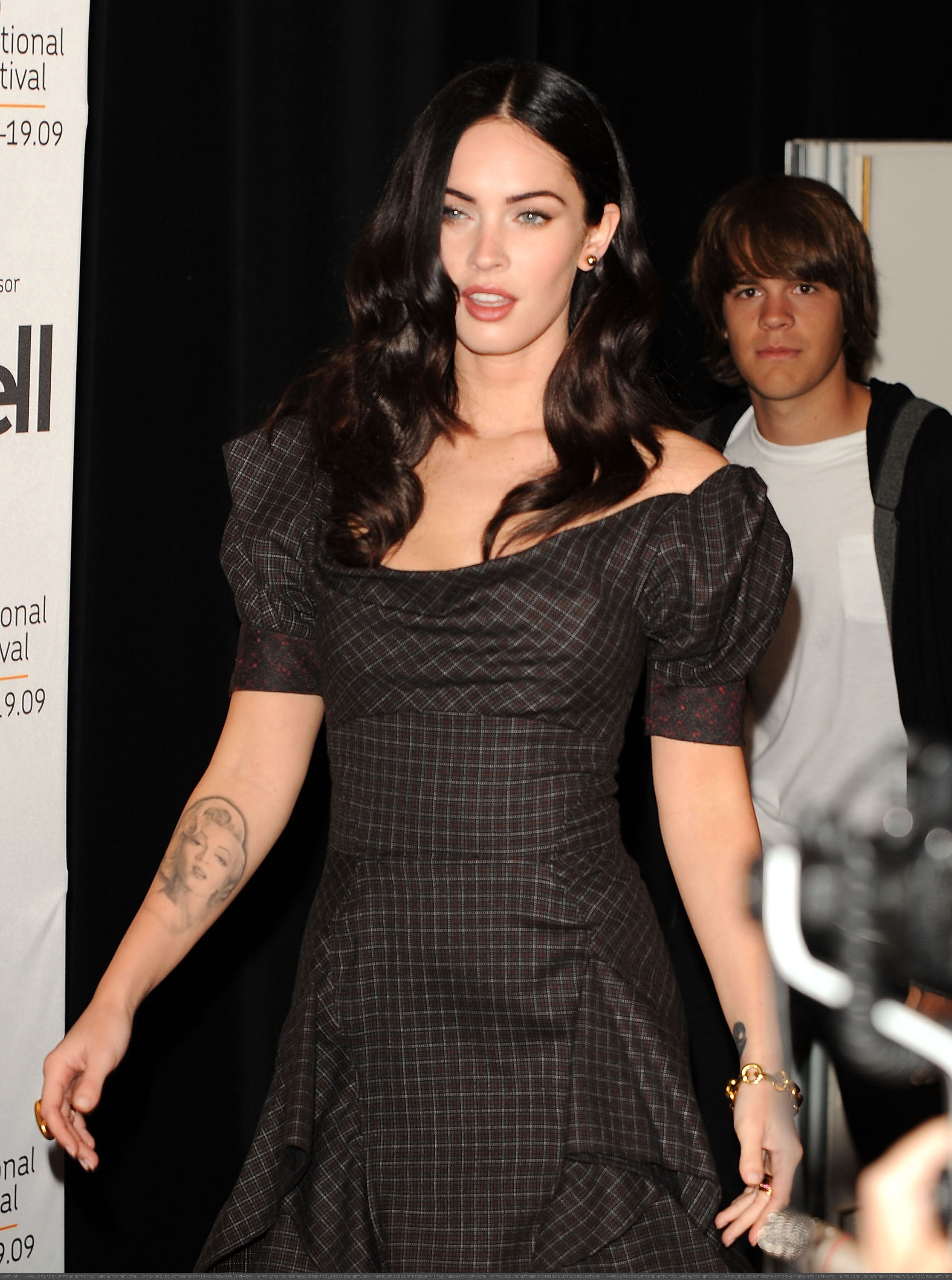 51783_Preppie_-_Megan_Fox_at_Jennifers_Body_Press_Conference_during_the_Toronto_International_Film_Festival_-_September_11_2009_3235_122_437lo.jpg 51783_Preppie_-_Megan_Fox_at_Jennifers_Body_Press_Conference_during_the_Toronto_International_Film_Festival_-_September_11_2009_3235_122_437lo.jpg