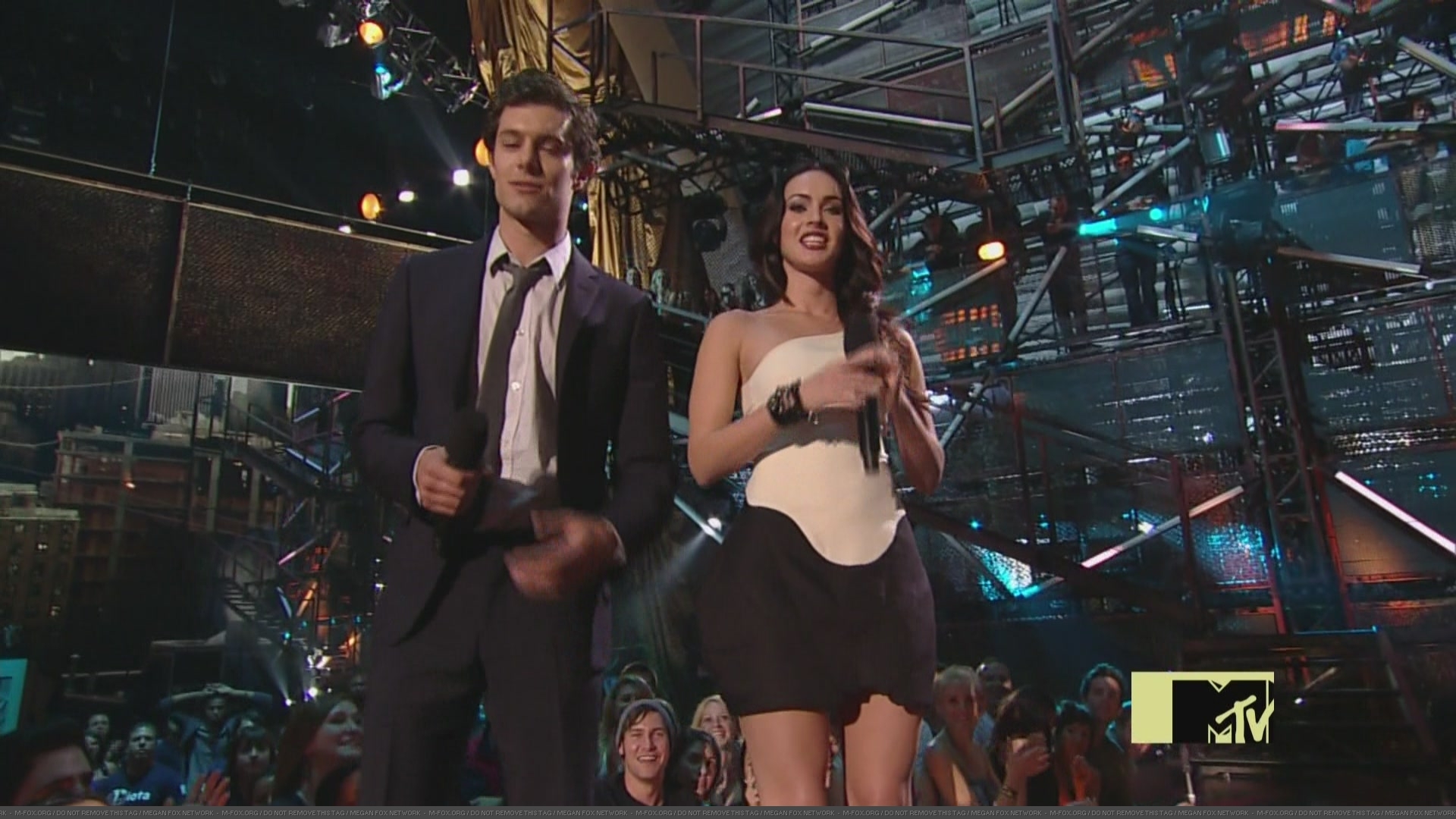 MTVVMA090011.jpg MTVVMA090011.jpg