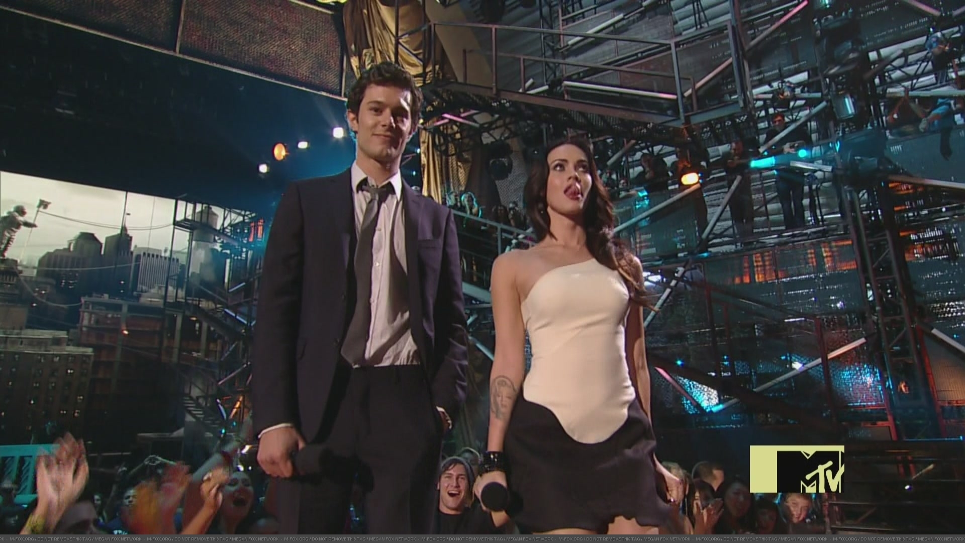 MTVVMA090016.jpg MTVVMA090016.jpg
