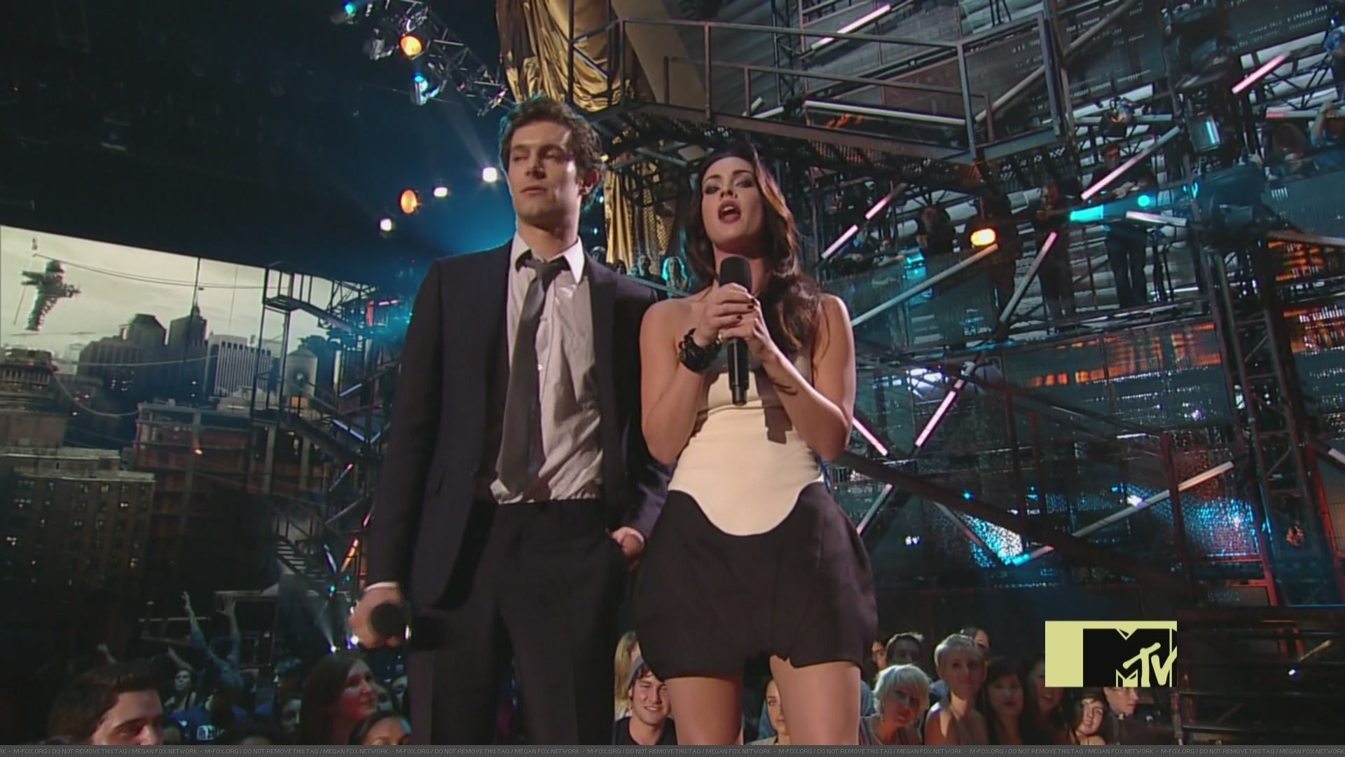 MTVVMA090031.jpg MTVVMA090031.jpg