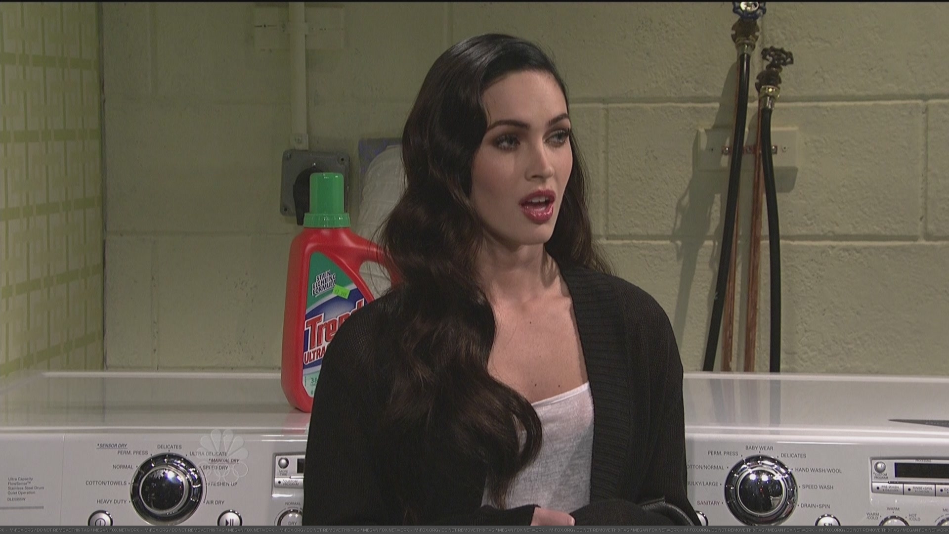 SNL90074.jpg SNL90074.jpg