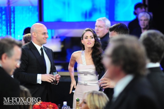 Goldenglobesinside04.jpg Goldenglobesinside04.jpg