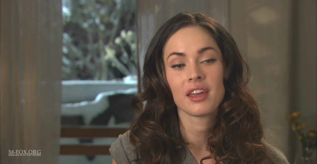 meganfoxpassionplayinterview0477.jpg