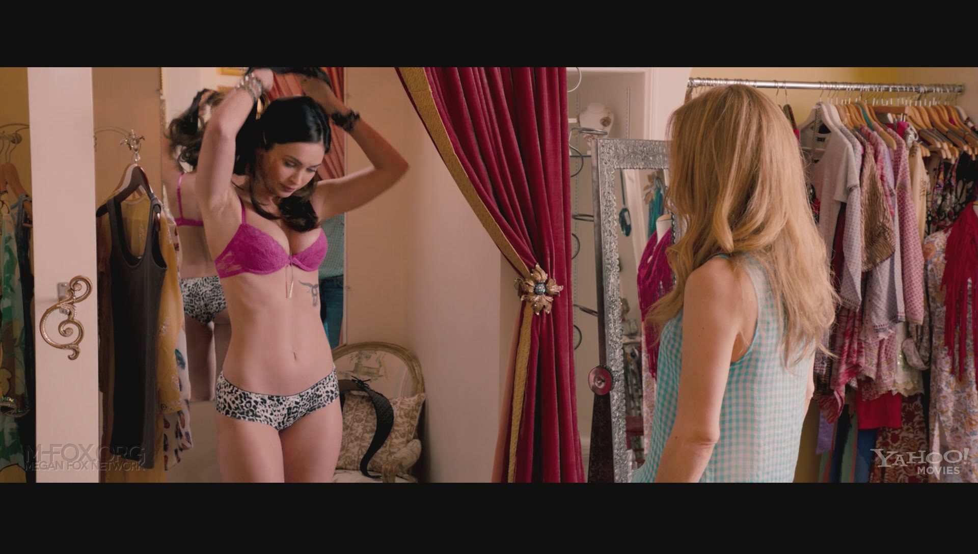 thisis40trailer20012.jpg