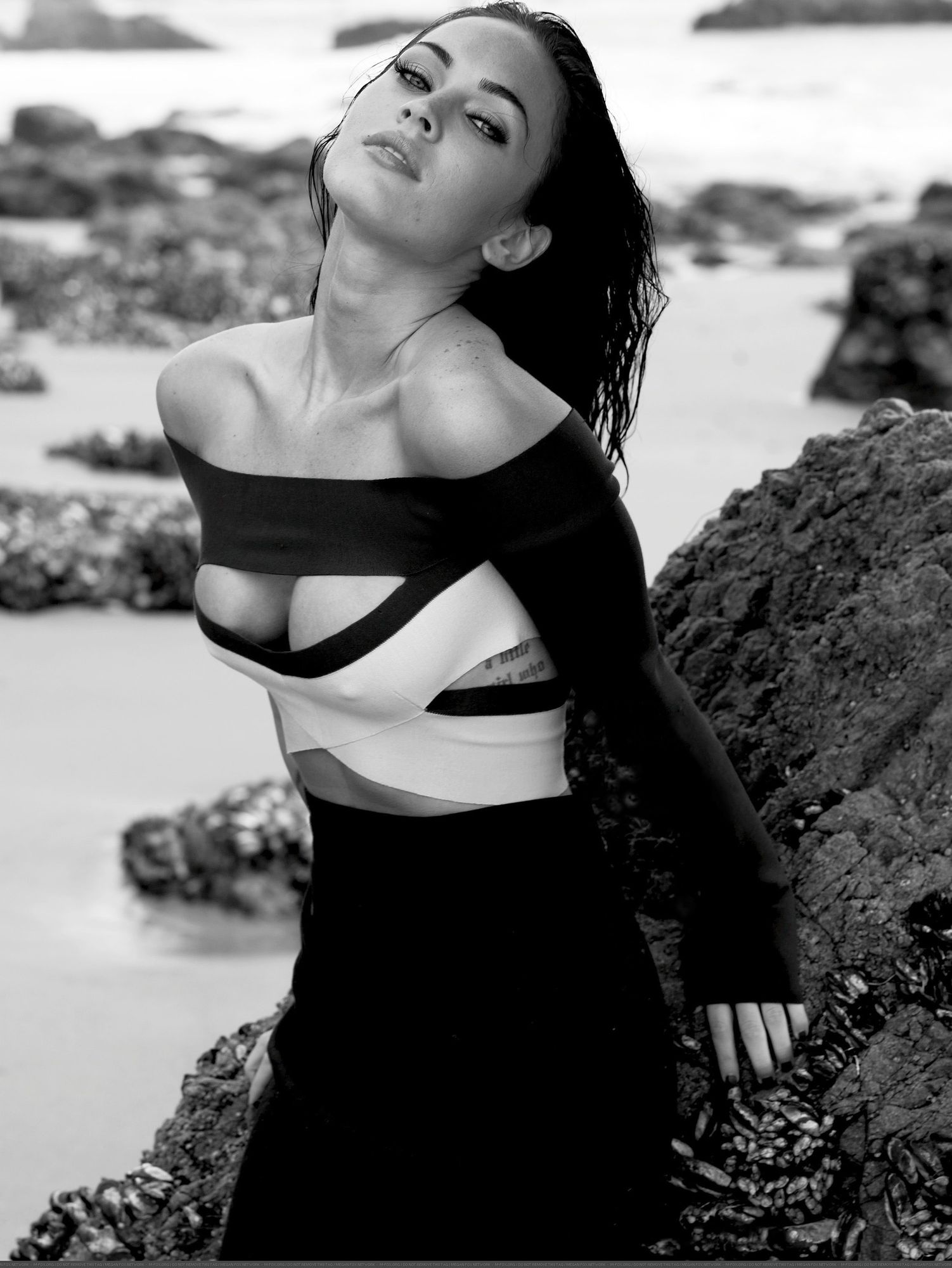 meganblackandwhite01.jpg meganblackandwhite01.jpg